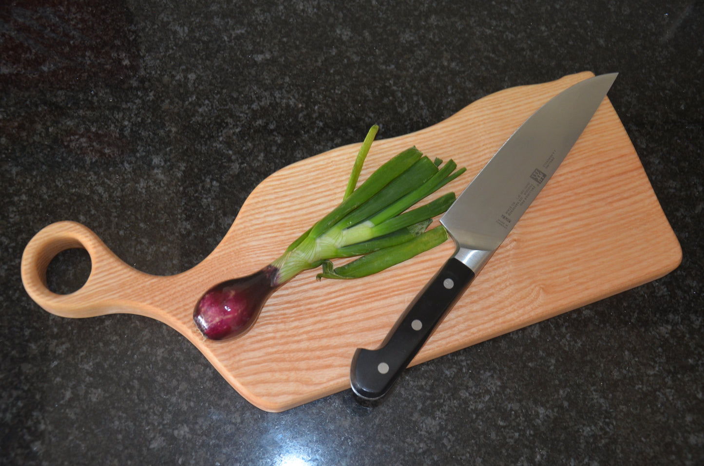 Circle Handle Chopping Board